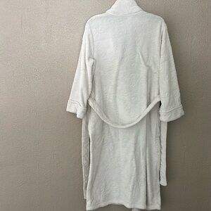 Women’s Natori Plush Soft Robe, Medium, White